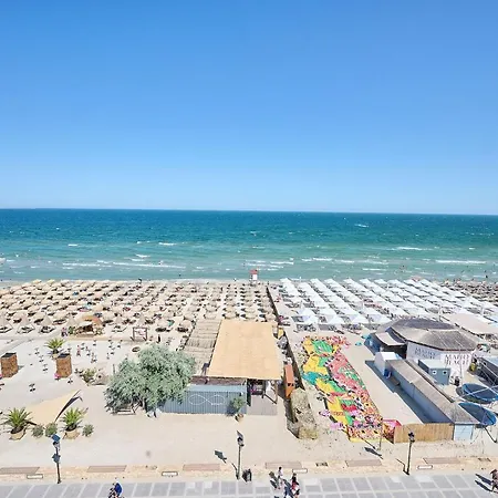 Beach Bliss Apartment In Infinity Beach Resort Parking Mamaia Exterior photo